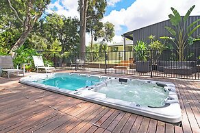 Home among the Gum Trees - free wine