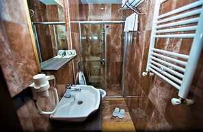 YAYLA HOTEL UZUNGOL