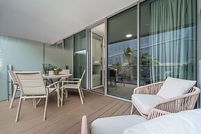Luxury Waterfront Studio Balcony&Parking