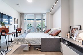 Luxury Waterfront Studio Balcony&Parking