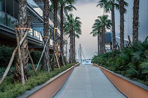 Luxury Waterfront Studio Balcony&Parking