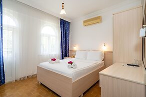 Gokcen Hotel & Aparments