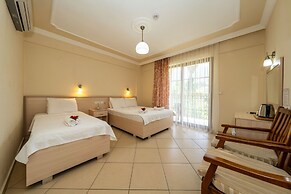 Gokcen Hotel & Aparments