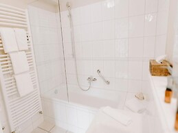 Heikendorf Corner Junior Suite Sea Side