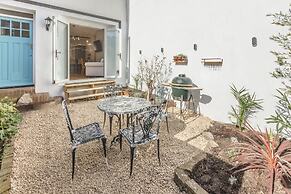 Host Stay Alice Hideaway