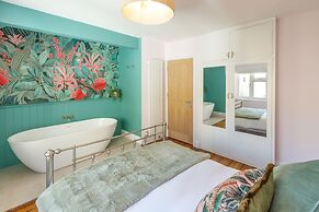 Host Stay Alice Hideaway