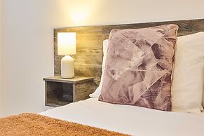 Host Stay Promenade Suite