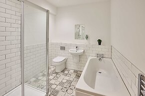 Host Stay Tower Suite