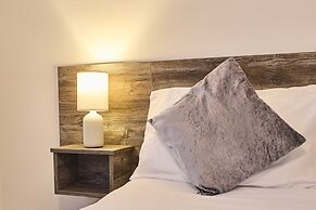 Host Stay Tower Suite