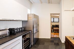 Host Stay Parsons Pleck
