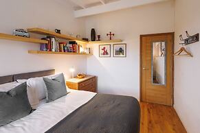 Host Stay Parsons Pleck