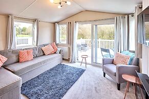 Host Stay Cedar Lodge