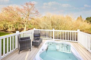 Host Stay Cedar Lodge
