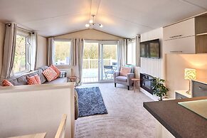 Host Stay Cedar Lodge