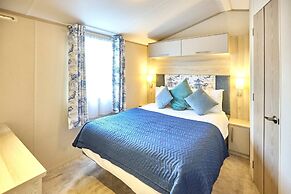 Host Stay Cedar Lodge