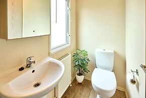 Host Stay Cedar Lodge