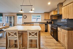 Host Stay Sandy Lane Lodge
