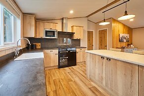 Host Stay Sandy Lane Lodge