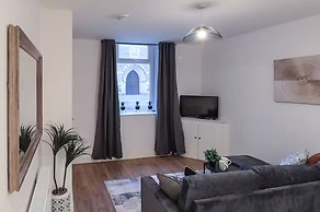 Prime Location 3BR with Garden