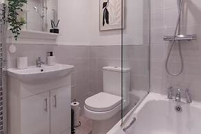 Prime Location 3BR with Garden
