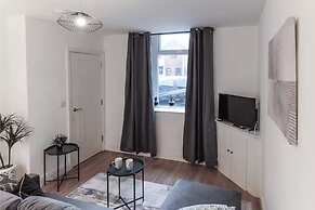 Prime Location 3BR with Garden