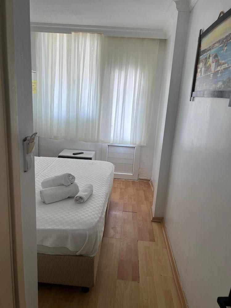 Merkez Pansiyon Sarımsaklı