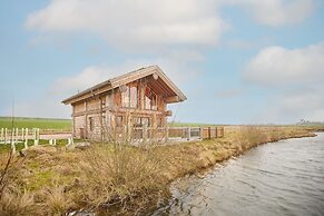Host Stay Cabin on the Loch
