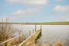 Host Stay Cabin on the Loch