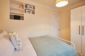Host Stay Bridge Court