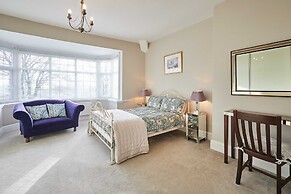 Host Stay Deepdale Apartment