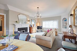 Host Stay Deepdale Apartment