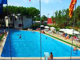 Flat in Seafront Residence With Pool