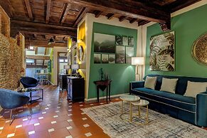 Agnese Apartment by Mamo Florence