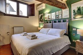 Agnese Apartment by Mamo Florence