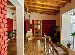 Mohini Hotel Lake View Cottage Bhimtal
