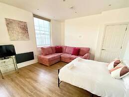 Essex Studio Retreat - Flat 4