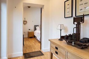 Buttercup - Super King Ensuite Room in Sidlesham
