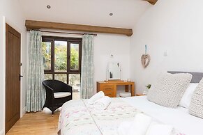 Buttercup - Super King Ensuite Room in Sidlesham