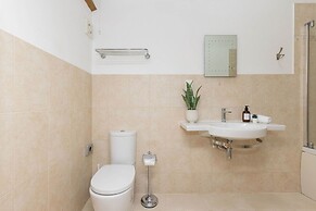 Buttercup - Super King Ensuite Room in Sidlesham