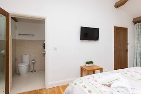 Buttercup - Super King Ensuite Room in Sidlesham