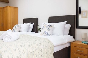 Clover - Super King Ensuite Room in Sidlesham
