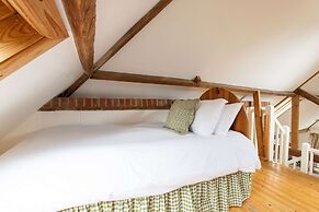 Rural Cottage Accommodation for 14