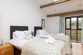 Rural Cottage Accommodation for 14