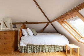 Rural Cottage Accommodation for 14