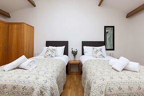 Rural Cottage Accommodation for 14