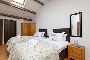 Rural Cottage Accommodation for 14