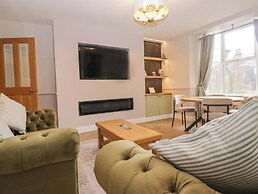 5 Caxton House