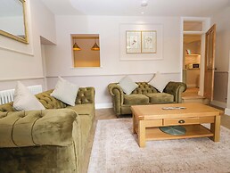 5 Caxton House