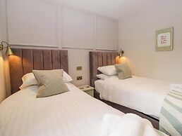 5 Caxton House