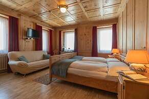 Hotel Alpina